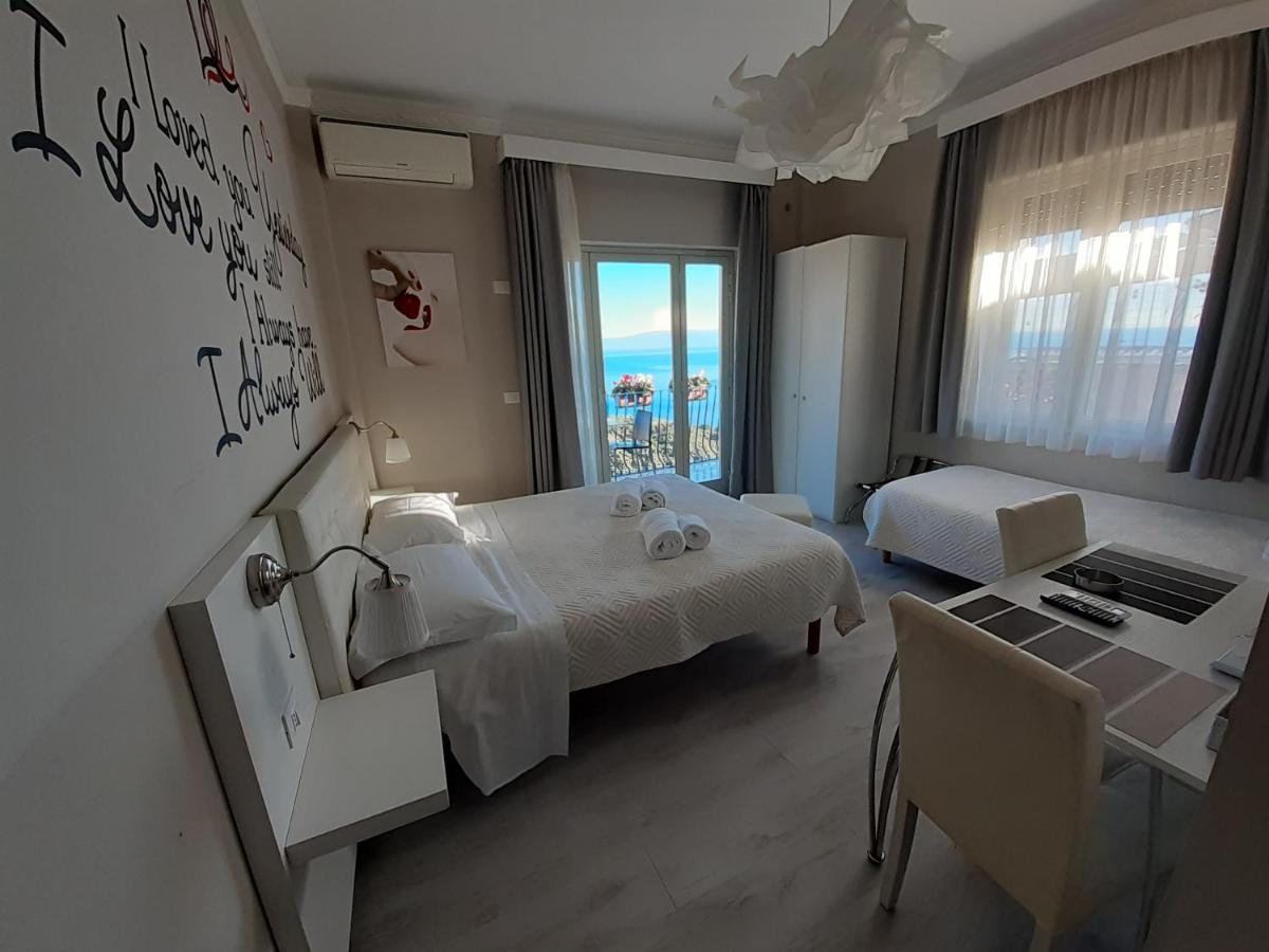 Athena Charming Rooms ตาออร์มินา ภายนอก รูปภาพ