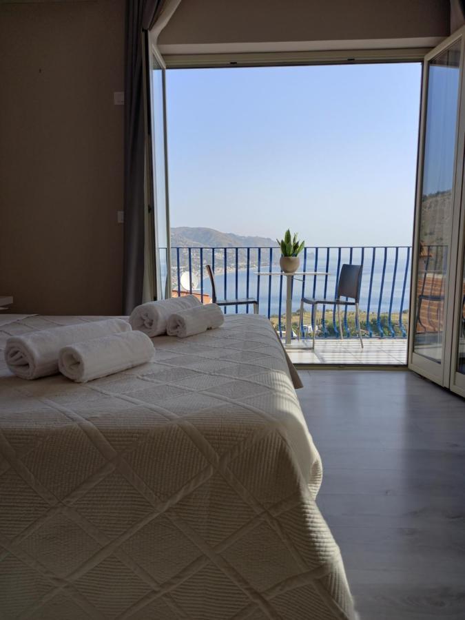 Athena Charming Rooms ตาออร์มินา ภายนอก รูปภาพ