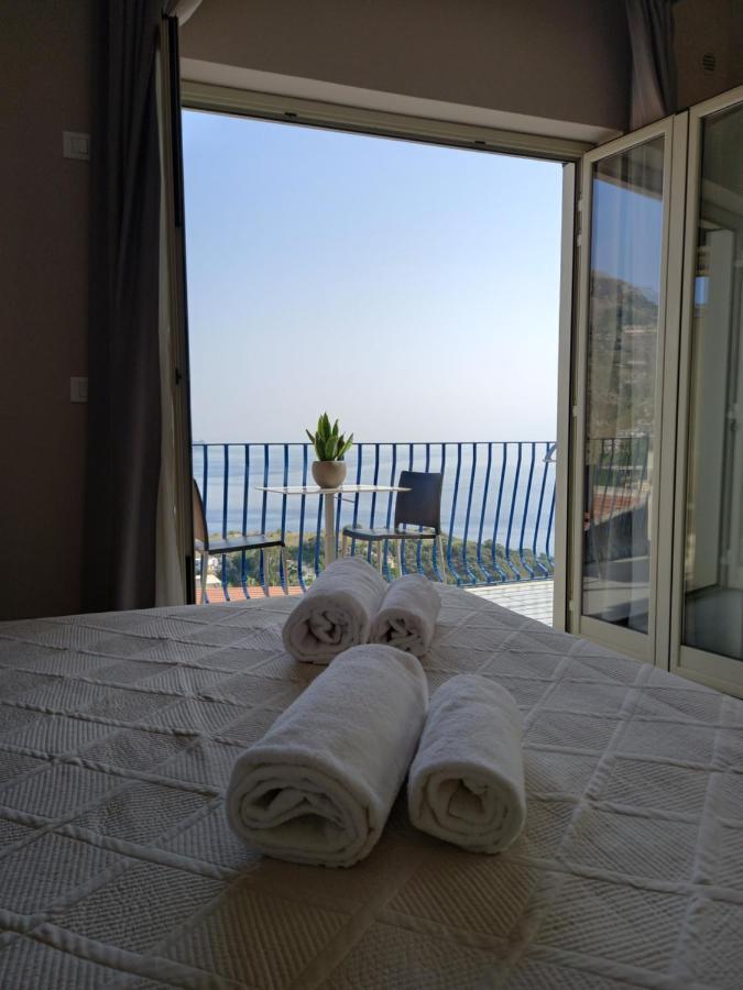 Athena Charming Rooms ตาออร์มินา ภายนอก รูปภาพ