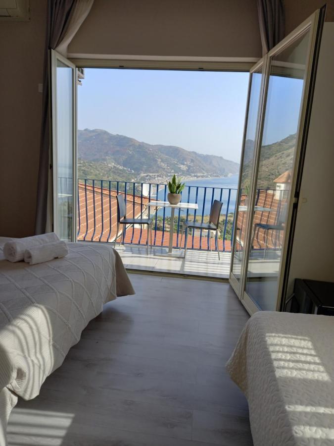 Athena Charming Rooms ตาออร์มินา ภายนอก รูปภาพ
