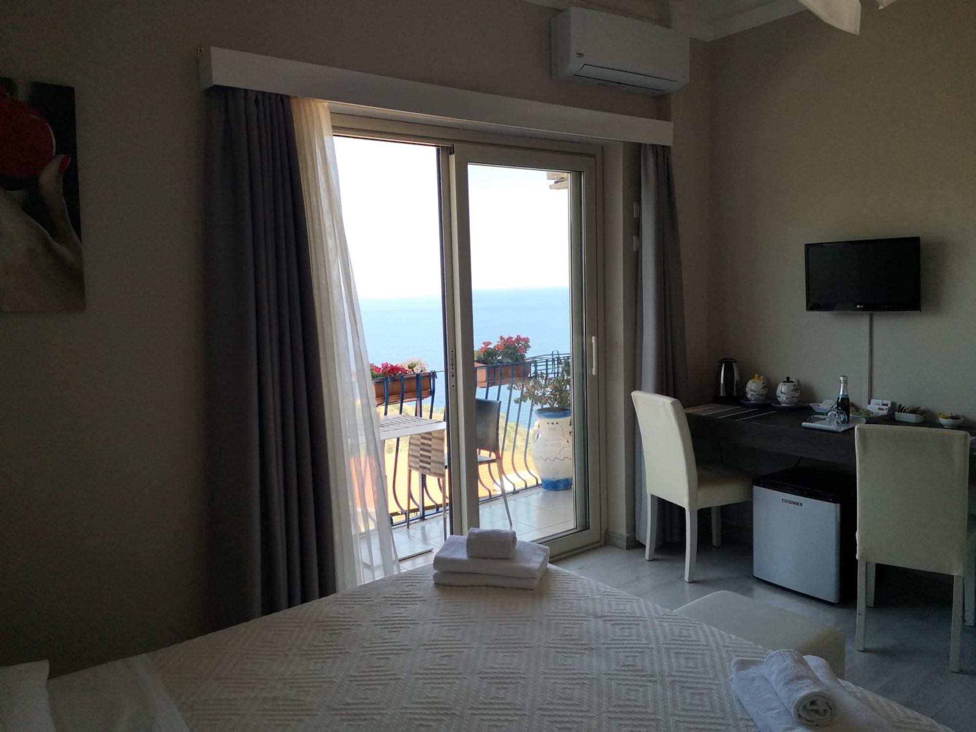 Athena Charming Rooms ตาออร์มินา ห้อง รูปภาพ